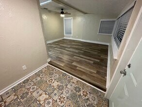 1380 Tioga Ave in Clearwater, FL - Foto de edificio - Building Photo