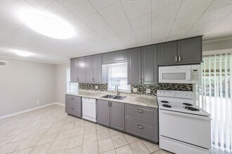 2042 Idlewood Dr in Tuscaloosa, AL - Building Photo - Building Photo