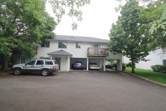 River Park Estates Triplex in Eugene, OR - Building Photo - Building Photo