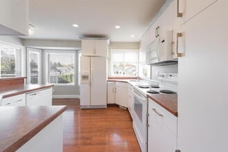 5713 Kathleen Dr in Chilliwack, BC - Building Photo - Building Photo