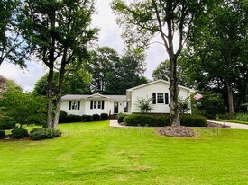 4724 Coach Hill Dr in Greenville, SC - Building Photo