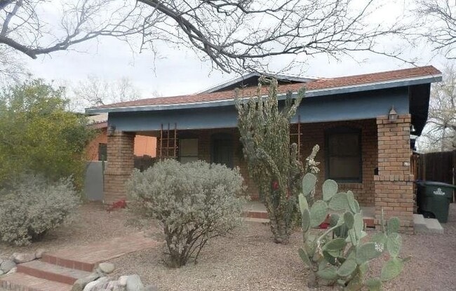 property at 609 E Mabel St