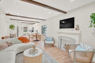 727 Fernwood Dr in West Palm Beach, FL - Building Photo - Building Photo