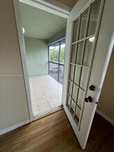 4088 N Pine Island Rd in Sunrise, FL - Building Photo - Building Photo