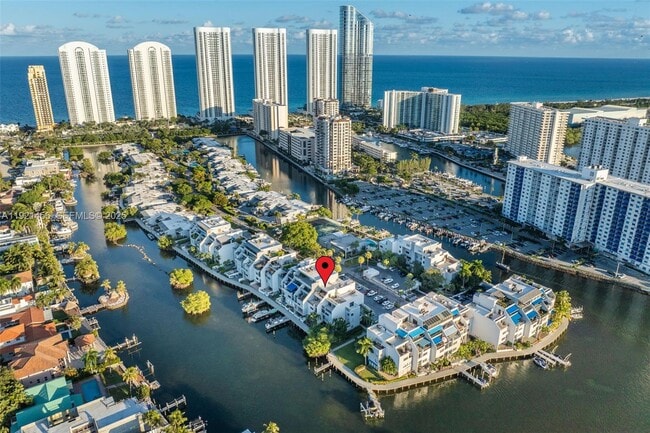 429 Poinciana Island Dr in Sunny Isles Beach, FL - Building Photo - Building Photo