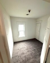 322 Wallace St, Unit #2 in Erie, PA - Building Photo - Building Photo