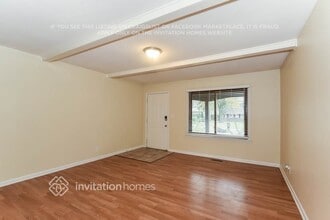 141 Queenswood Rd in Bolingbrook, IL - Building Photo - Building Photo