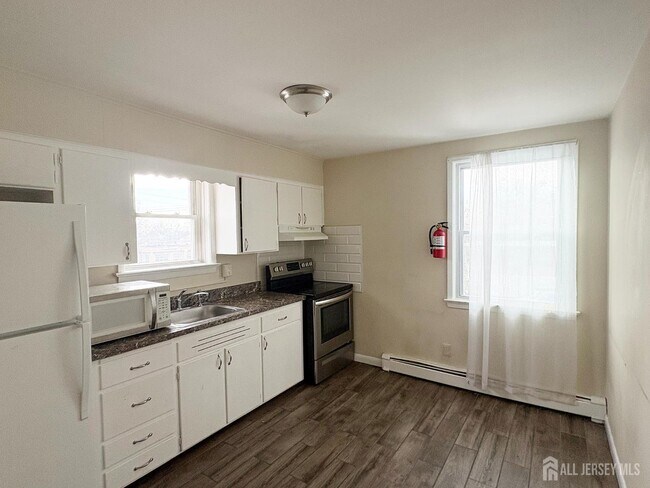 11 S 10th Ave in Highland Park, NJ - Building Photo - Building Photo