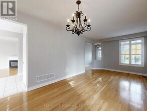 28 Laurentide Crescent in Brampton, ON - Building Photo - Building Photo