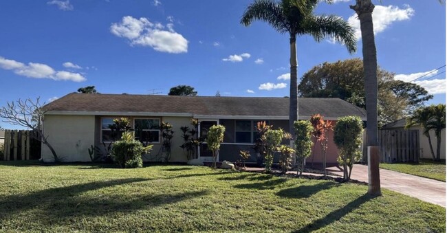 property at 450 SW Dagget Ave