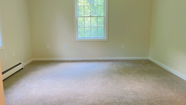 53 Gear Rd in Rochester, NH - Foto de edificio - Building Photo