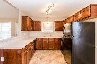 7744 Shadow Glen Ln in Arlington, TN - Foto de edificio - Building Photo