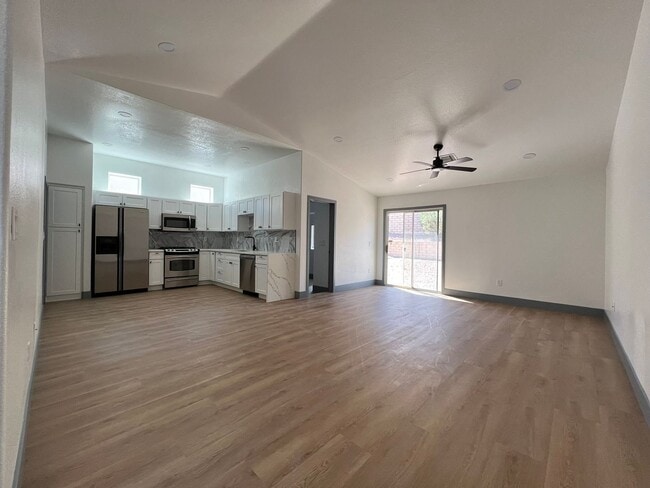 10704 Paradise Point Dr in Las Vegas, NV - Building Photo - Building Photo
