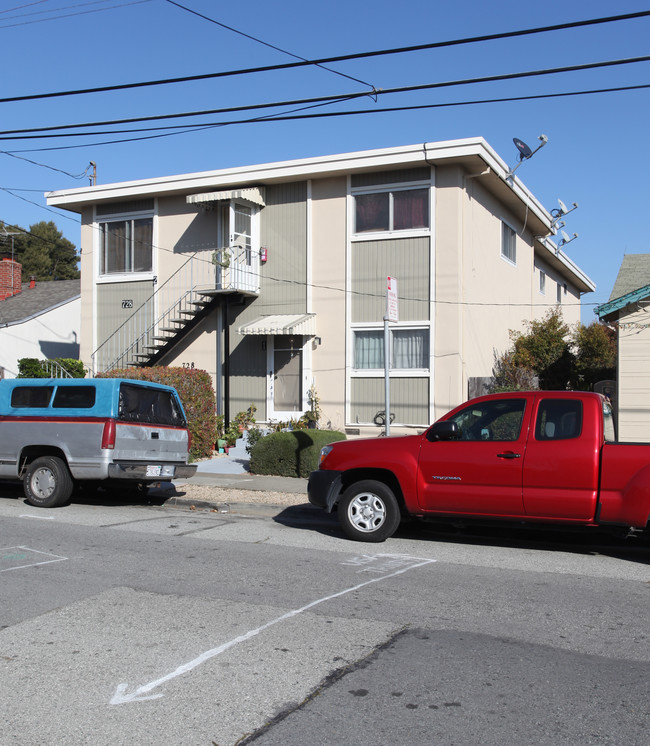 728 Easton Ave in San Bruno, CA - Foto de edificio - Building Photo