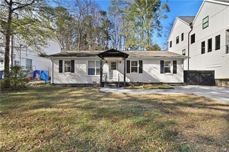 1728 Wayland Cir NE in Atlanta, GA - Foto de edificio - Building Photo