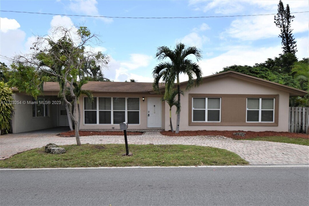 719 NW 16th St in Fort Lauderdale, FL - Building Photo