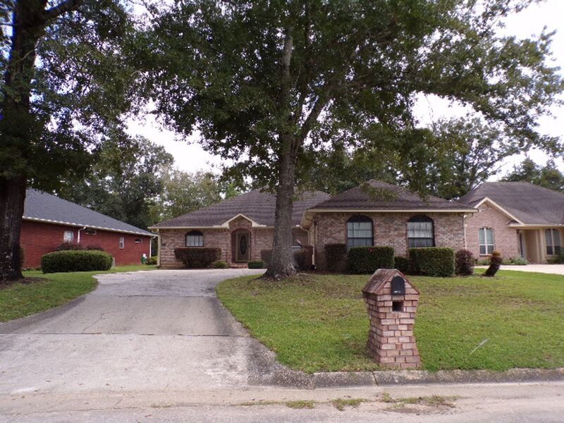 3566 Haley Way in Pace, FL - Foto de edificio