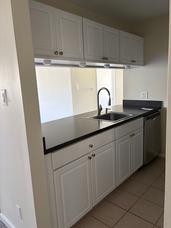 706 The Woods, Unit 2 Bed 2 Bath Beautiful Condo - Cherry Hill in Cherry Hill, NJ - Building Photo - Building Photo
