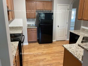 326 Pin Oak Ave in Woodstock, GA - Foto de edificio - Building Photo