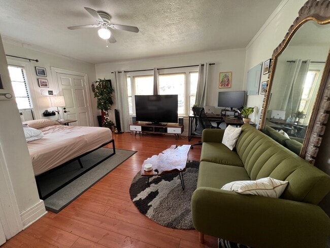 3400 E 2nd St, Unit 2