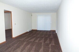 2715 Riverside Dr, Unit D in Dayton, OH - Foto de edificio - Building Photo