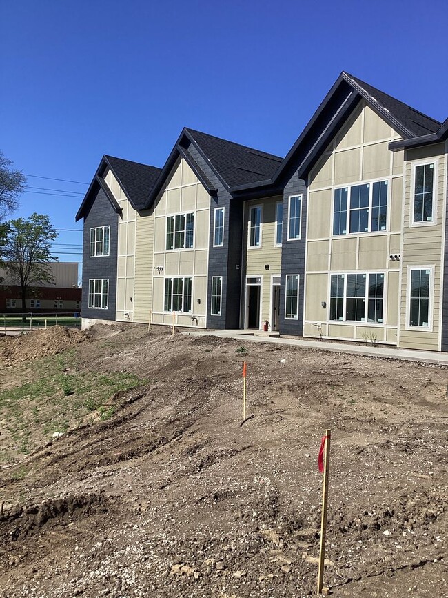 3130 Indianola Ave in Des Moines, IA - Building Photo - Building Photo