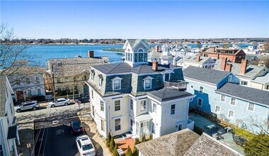 91 Water St, Unit 2S in Stonington, CT - Building Photo - Building Photo