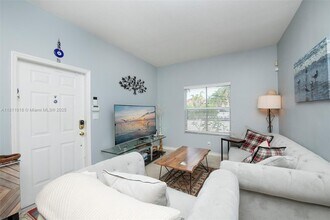 814 SW 143rd Terrace in Pembroke Pines, FL - Building Photo - Building Photo