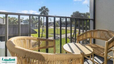 2305 Aaron St, Unit 217 in Port Charlotte, FL - Foto de edificio - Building Photo