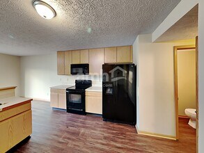 2107 Waymont Rd in Columbus, OH - Building Photo - Building Photo