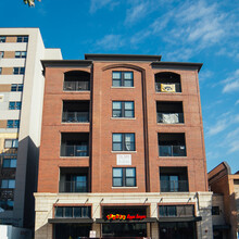 Apartments at Iowa in Iowa City, IA - Foto de edificio - Building Photo