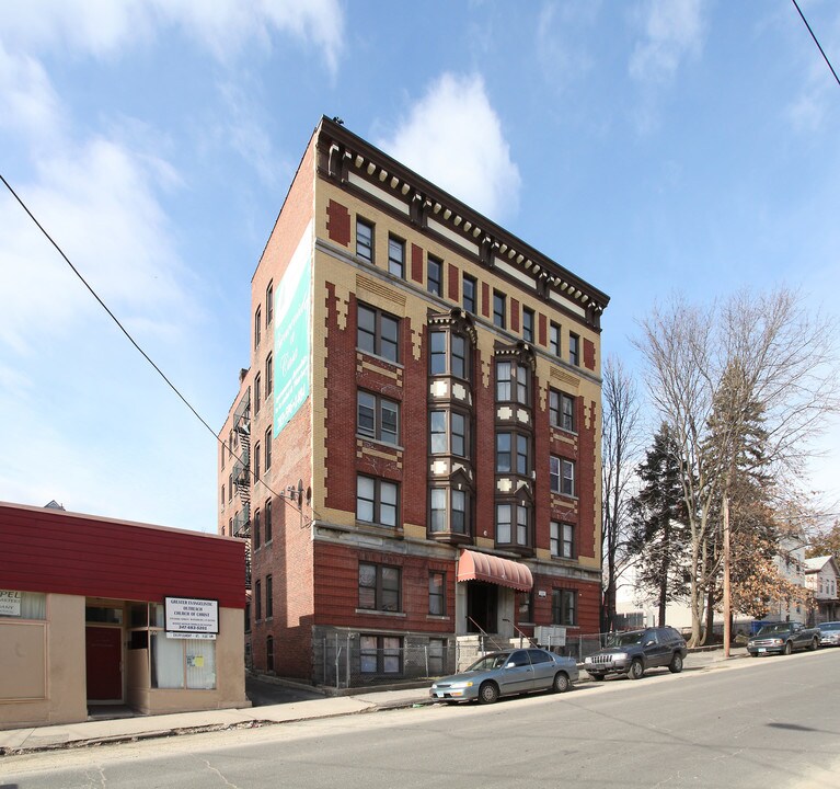 41 Cooke St in Waterbury, CT - Foto de edificio
