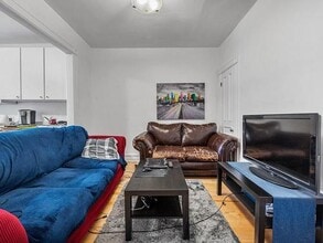 Adam 2 in Montréal, QC - Building Photo - Interior Photo