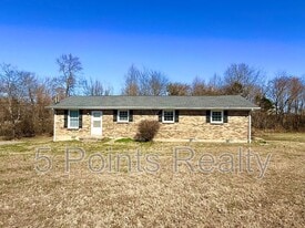 2121 Bracey Cir in Joelton, TN - Building Photo