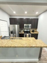 1505 SW 147th Ave in Pembroke Pines, FL - Foto de edificio - Building Photo