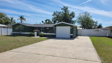 2310 Milford Cir in Sarasota, FL - Building Photo - Building Photo