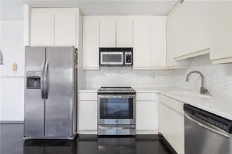3 Island Ave, Unit 10J in Miami Beach, FL - Foto de edificio - Building Photo