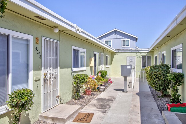 The Madison Apartments in San Diego, CA - Building Photo - Building Photo