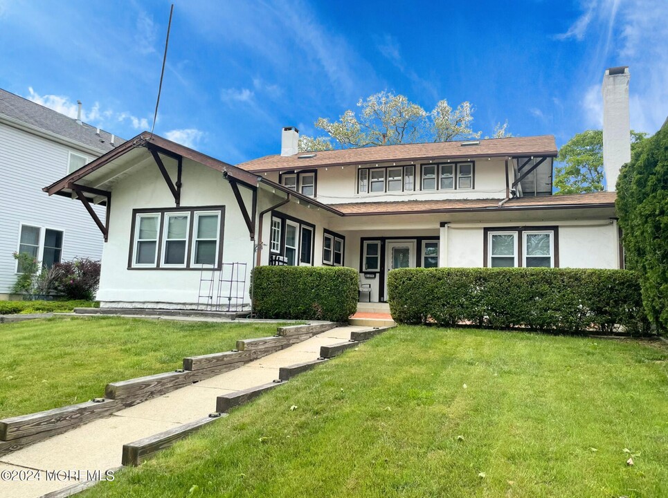 312 Lareine Ave in Bradley Beach, NJ - Foto de edificio