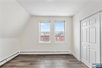 676 Chestnut St, Unit 3 in Kearny, NJ - Building Photo - Building Photo