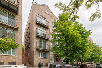 132 Middleton St in Brooklyn, NY - Building Photo - Building Photo