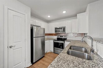 727 W Johnson St in Denison, TX - Building Photo - Building Photo