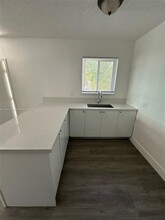 160 NE 77th St-Unit -1 in Miami, FL - Building Photo - Building Photo