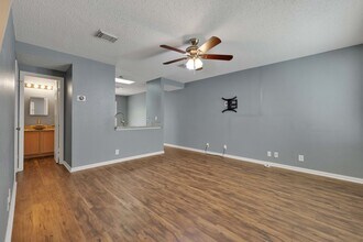 9230 New Kenton in San Antonio, TX - Building Photo - Building Photo