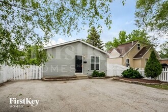 319 Fairlawn Dr in Round Lake Park, IL - Building Photo - Building Photo