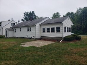 178 Spring St in Bridgewater, MA - Foto de edificio - Building Photo