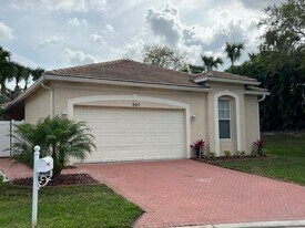 800 SW Rocky Bayou Terrace in Port St. Lucie, FL - Building Photo