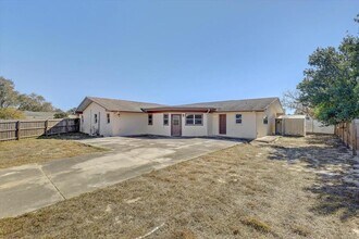 7012 Pin Cherry Ln in Port Richey, FL - Building Photo - Building Photo