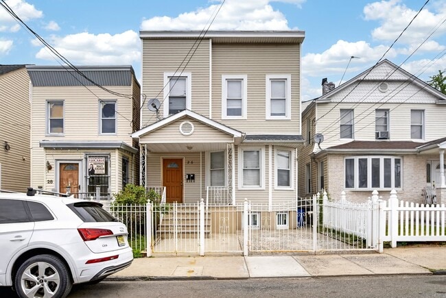 26 Gautier Ave in Jersey City, NJ - Building Photo - Building Photo