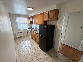 1355 Weaver St, Unit 2 in Philadelphia, PA - Building Photo